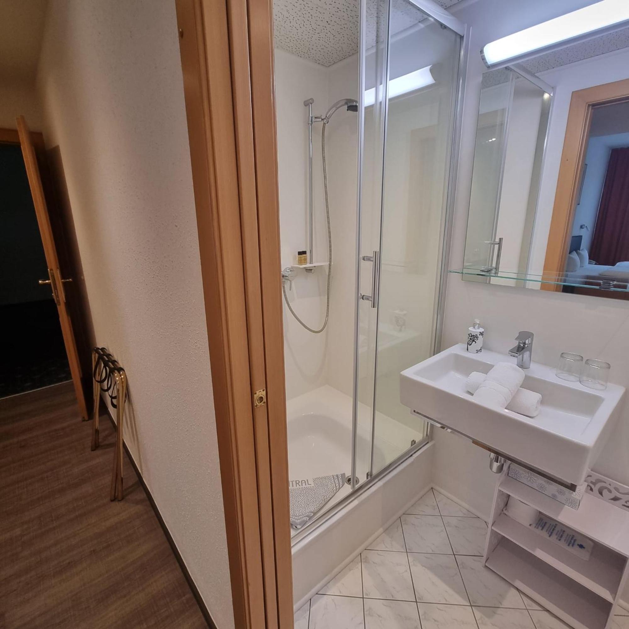 Hotel Central Bregenz Ngoại thất bức ảnh